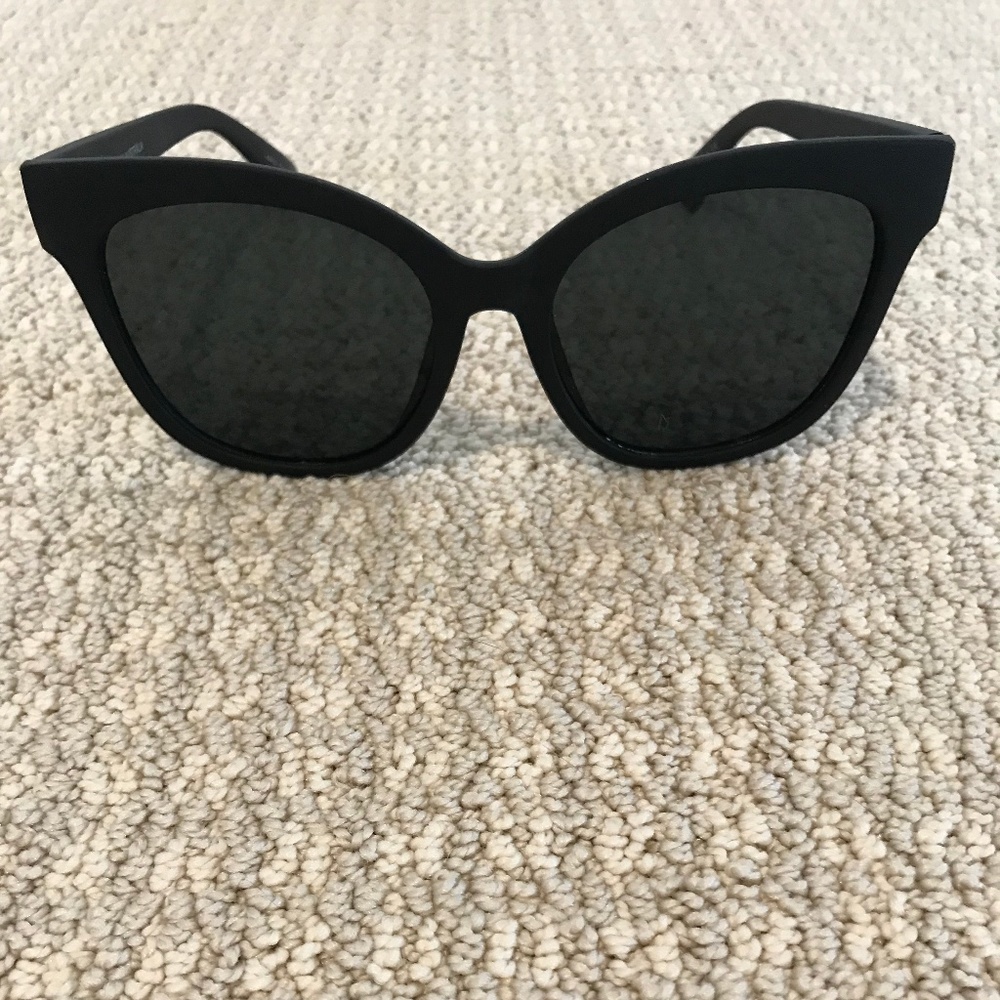 Quay It's My Way Over sized Wayfair sunglasses
